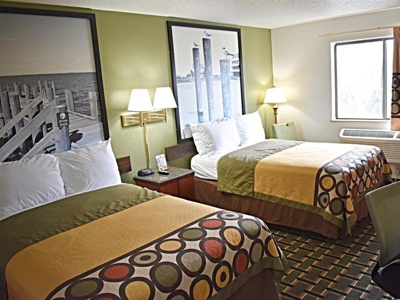 Отель Super 8 By Wyndham Newport News/Jefferson Ave. Экстерьер фото